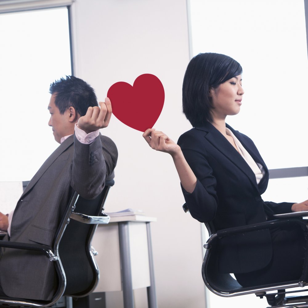 How to Handle a Personal Relationship at Work: - Navigating the Highs and L...